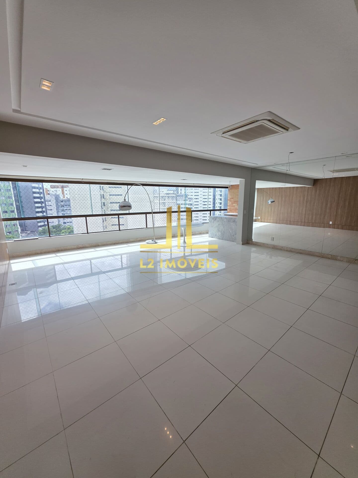 APARTAMENTO ALTO PADRÃO - 3 SUÍTES - VISTA MAR - CORREDOR DA VITÓRIA