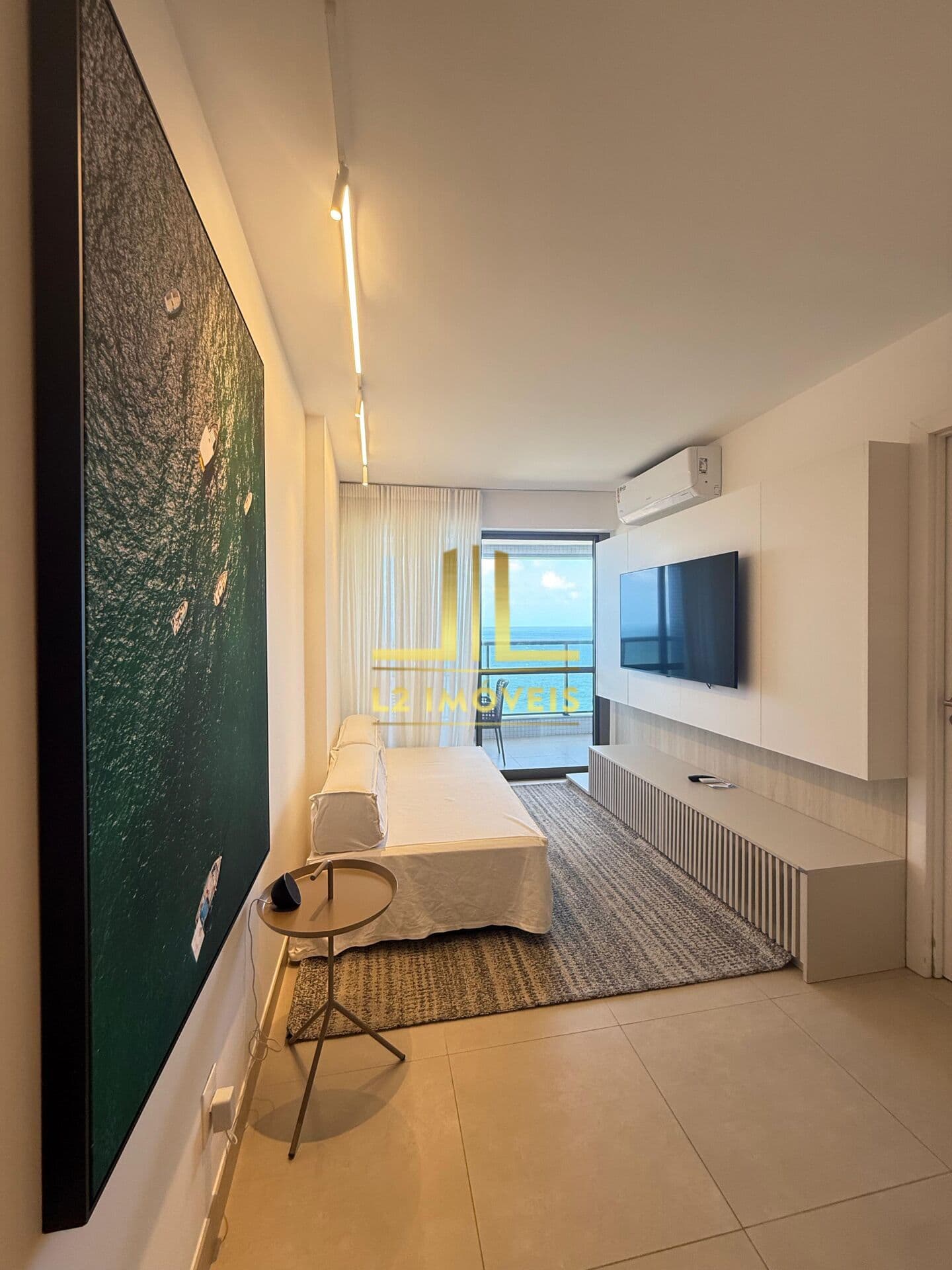 APARTAMENTO - QUARTO E SALA - PORTEIRA FECHADA - ONDINA