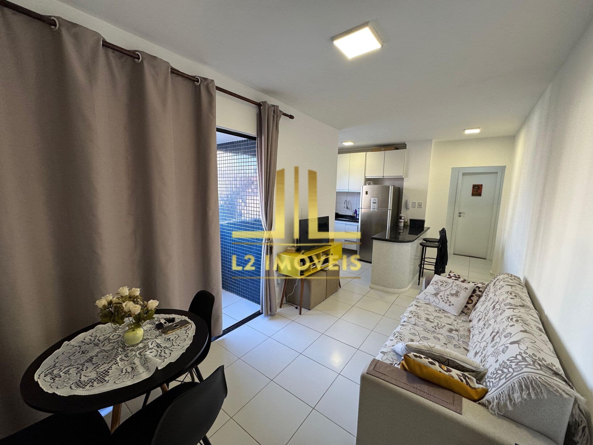 APARTAMENTO - QUARTO E SALA - PORTEIRA FECHADA - RIO VERMELHO