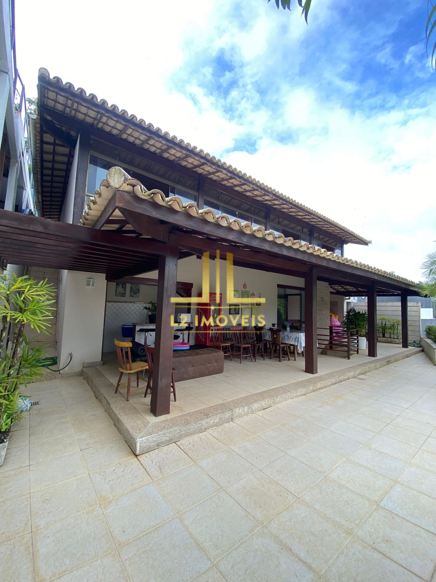 CASA DUPLEX - 4/4 SENDO 2 SUÍTES - 286M² - PISCINA PRIVATIVA - PATAMARES