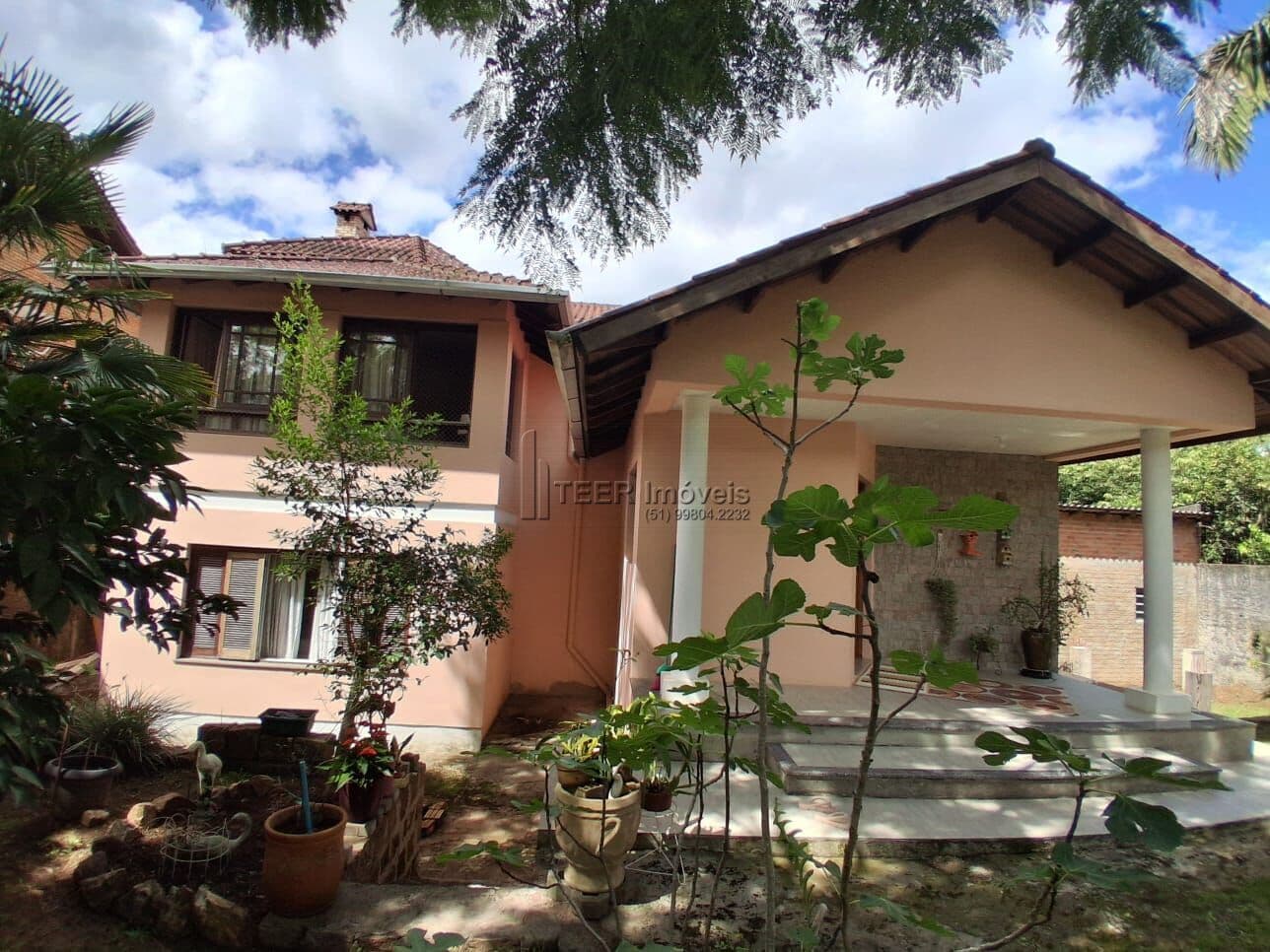Casa Padrão 4 dormitórios sendo 3 suítes
