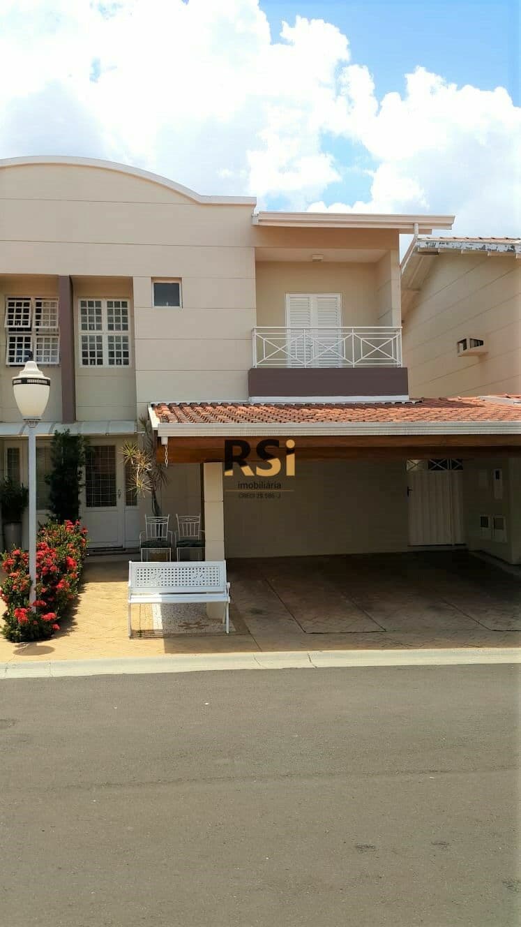 Casa em Condomínio - área nobre