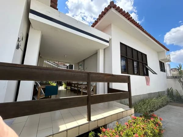 Casa no Bairro Maurício de Nassau à Venda (CA0447-PV)