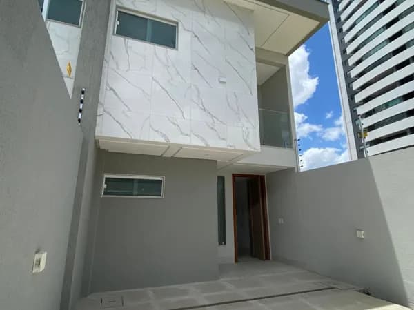 Casa Duplex no Bairro Maurício de Nassau à Venda (CA0677-PV)