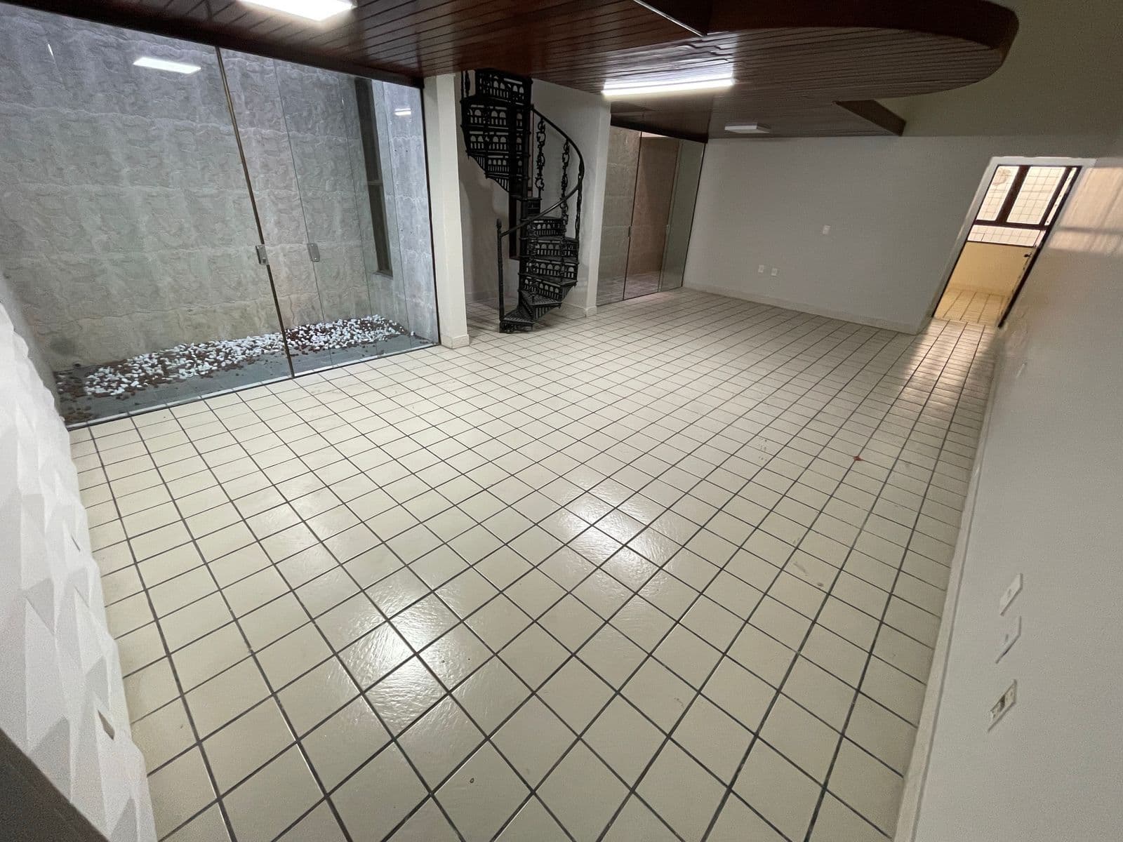 Casa Comercial no Bairro Maurício de Nassau à Venda (CA0732-DV)