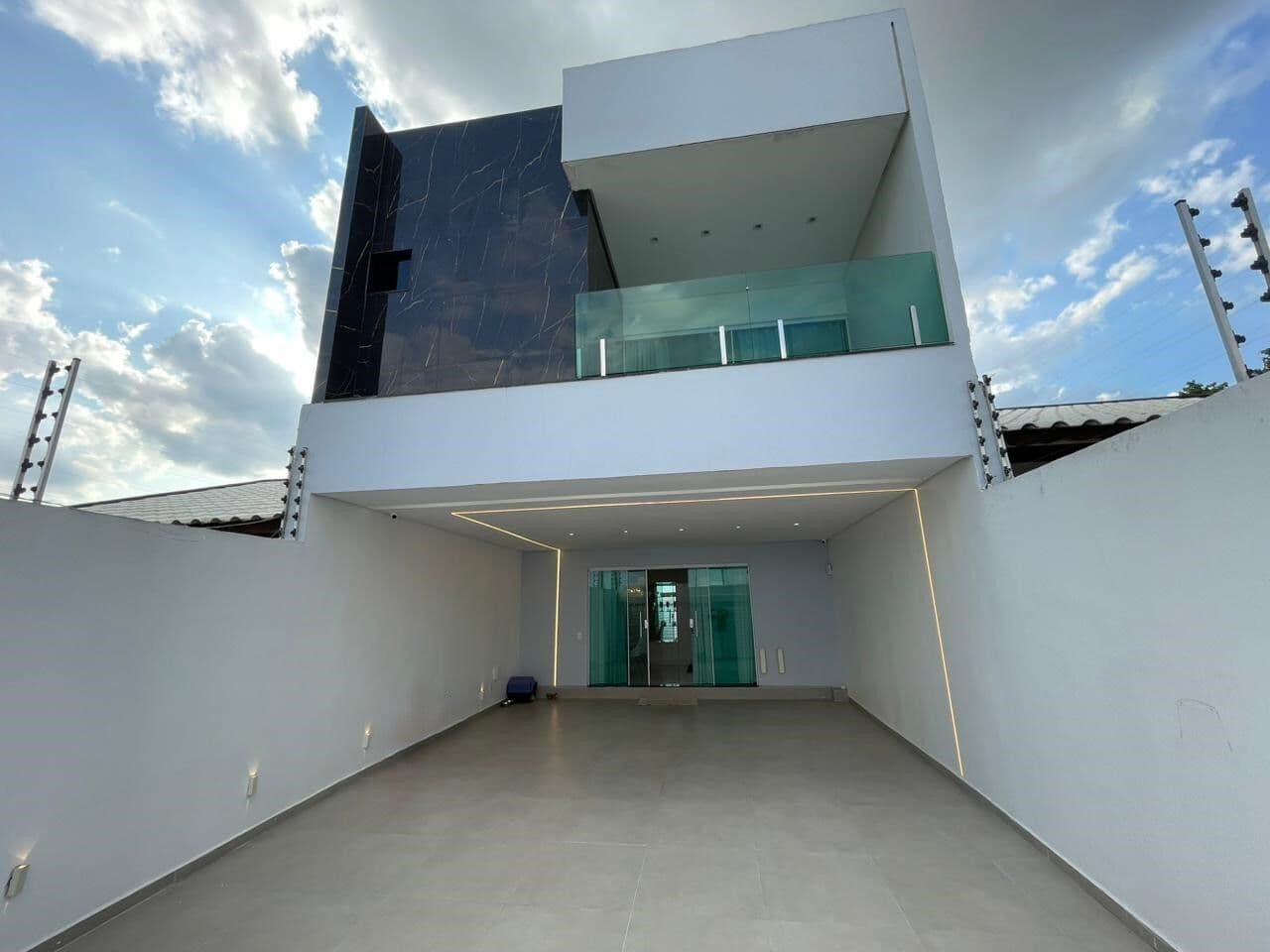 Casa Duplex Mobiliada no Bairro Luiz Gonzaga em Caruaru/PE à Venda (CA0457-DV)