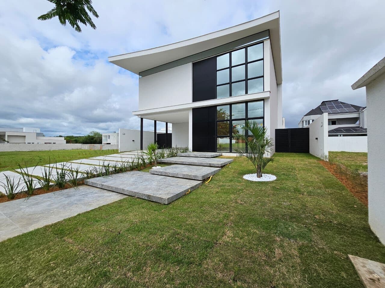 Casa Duplex no Cond. Alphaville Caruaru em Caruaru/PE à Venda (CA0420-DV)