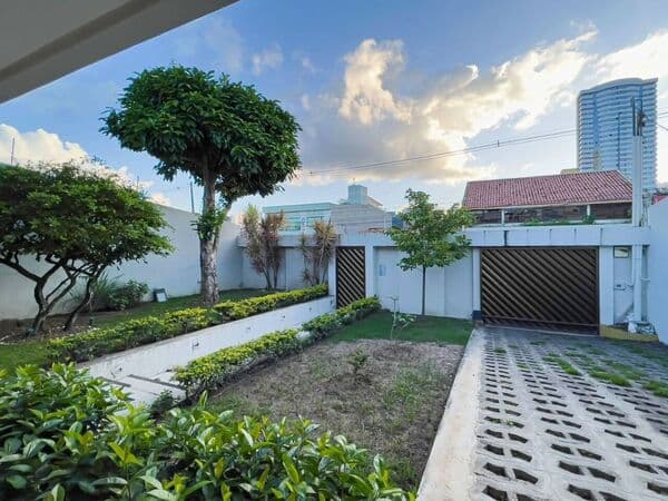 Casa no Bairro Maurício de Nassau à Venda (CA0196-PV)