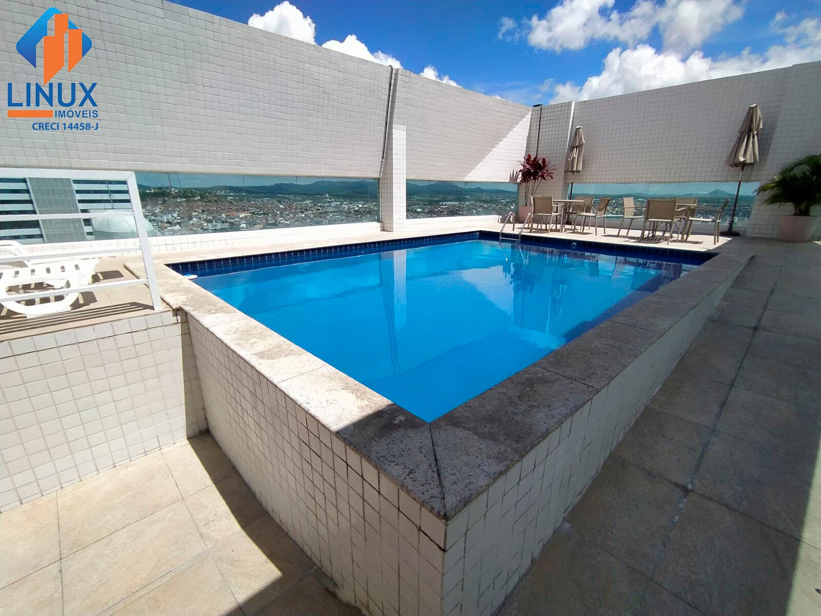 Apartamento no Ed. Manhattan em Caruaru/PE à Venda (AP0598-PV)