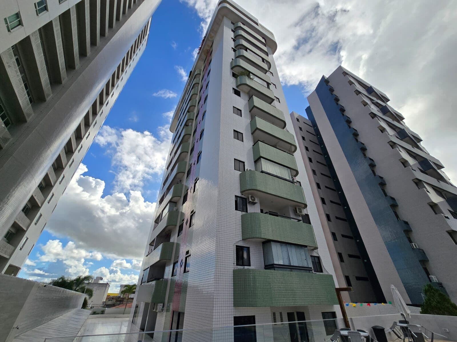 Apartamento no Ed. Granville em Caruaru/PE à Venda (AP1239-DV)