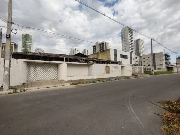 Casa Comercial no Bairro Maurício de Nassau à Venda (CA0430-DV)