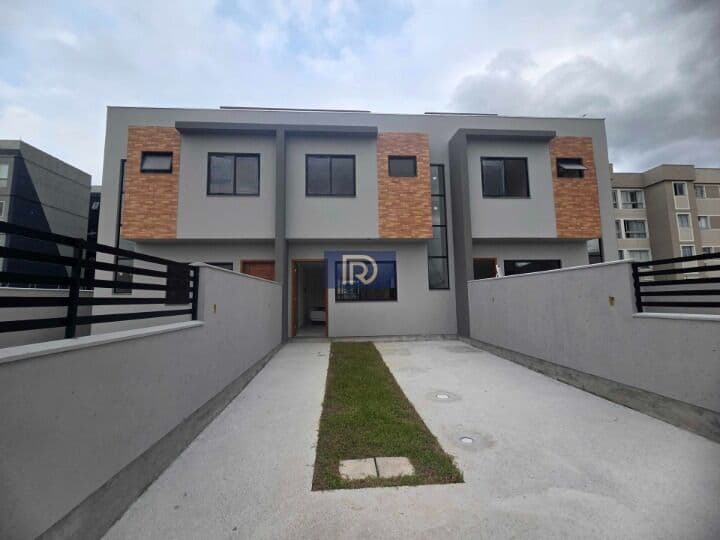 Sobrado em Sertão do Maruim, São José/SC
