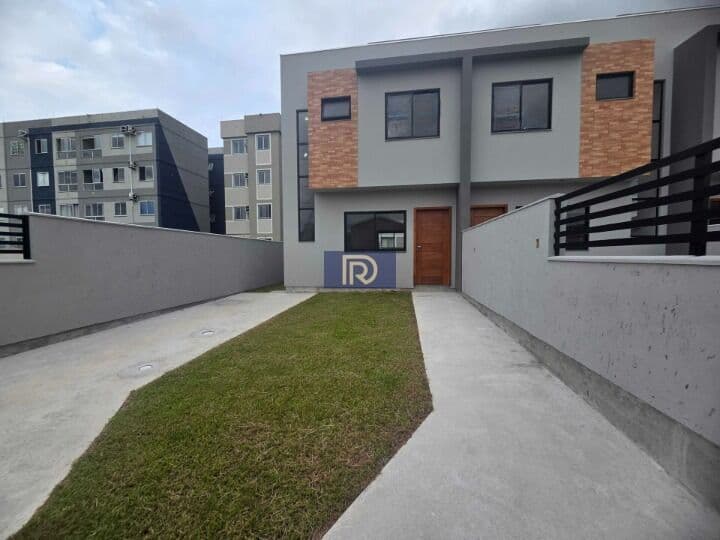 Sobrado em Sertão do Maruim, São José/SC