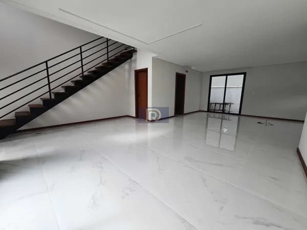 Sobrado em São José - Forquilhas