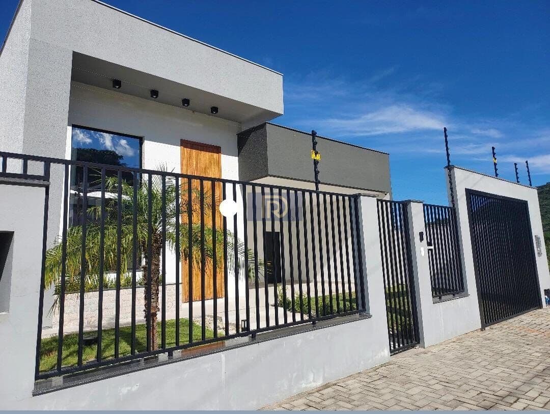 Casa em Palhoça - São Sebastião