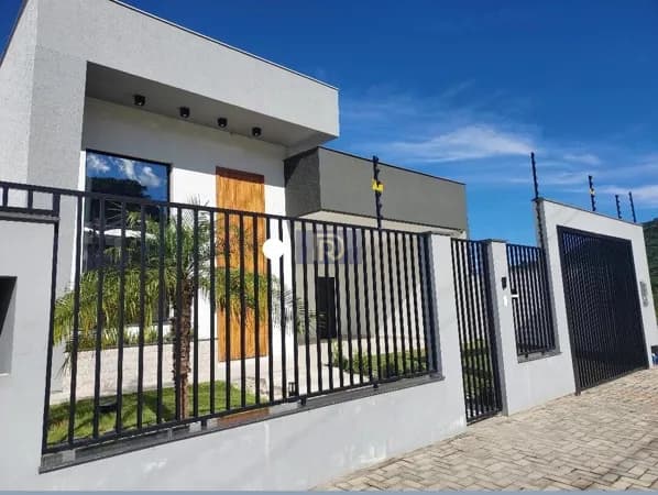 Casa em Palhoça - São Sebastião