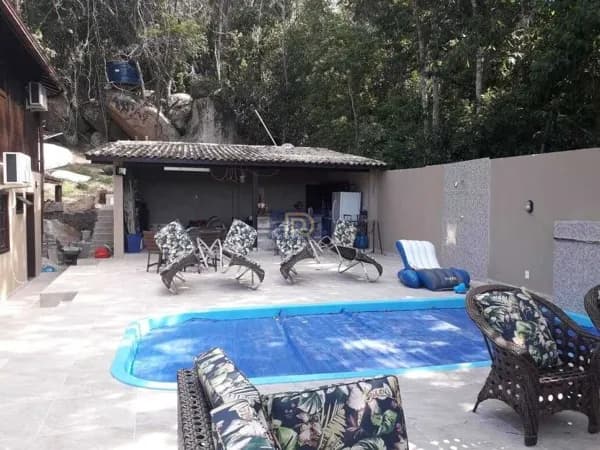 Casa em Sambaqui