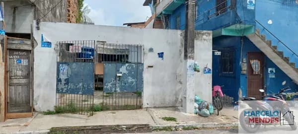 Casa com 3 quartos e 2 vagas de garagem próximo da José Bonifácil