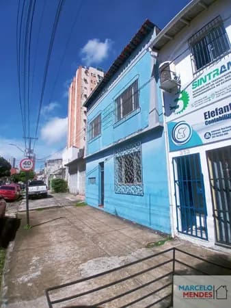 Casa comercial/residencial com2 quartos próximo Pça Brasil / TRT - Umarizal