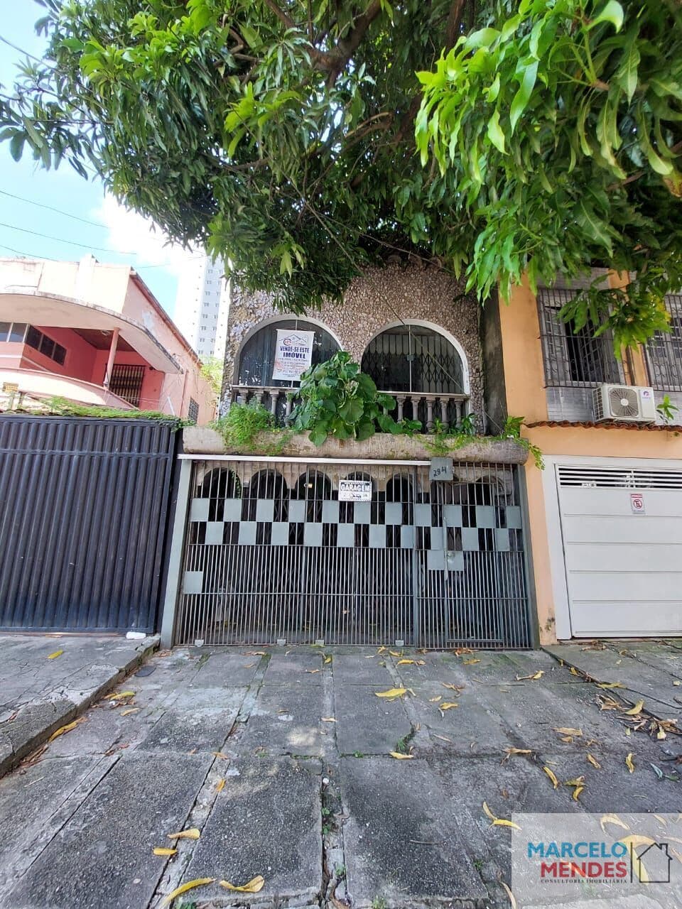 COMERCIAL/RESIDENCIAL - Casa 2 pavimentos com 4/4 sendo 2 suítes próx Pça Batista Campos