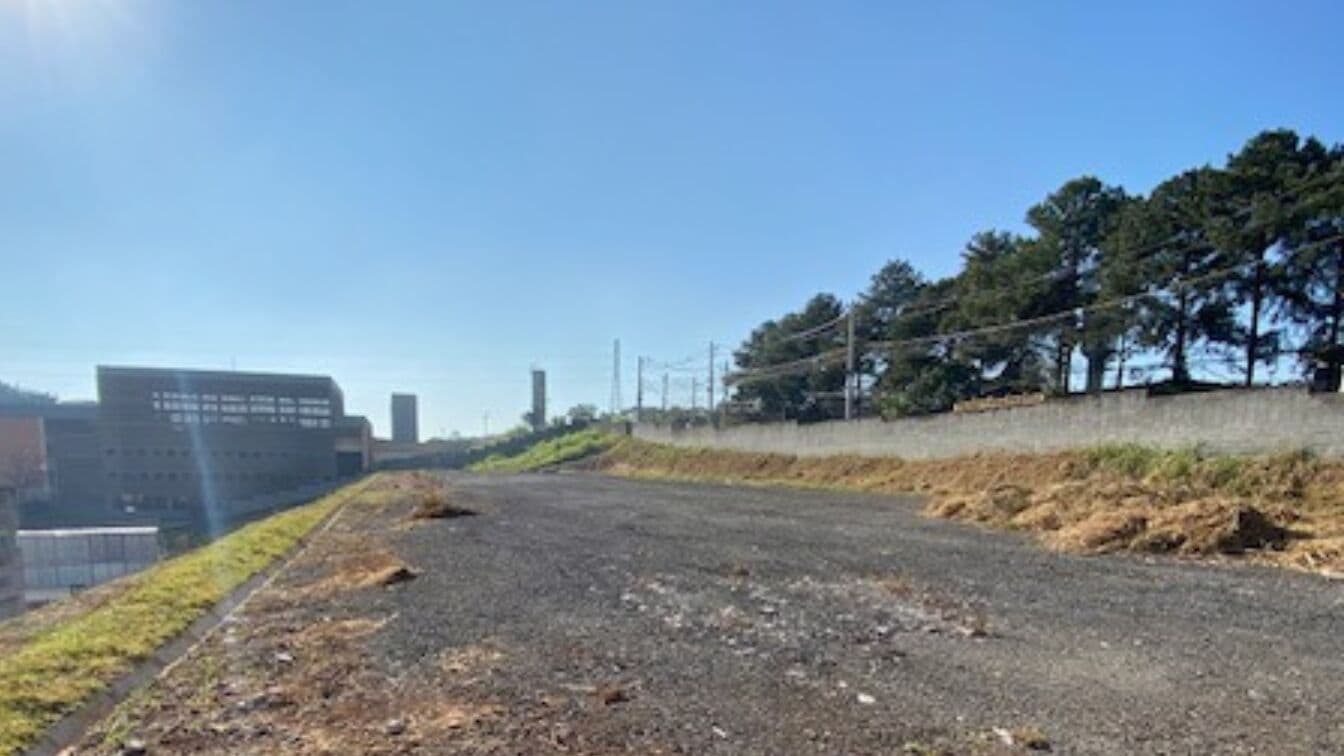 Terreno ideal para pátio e estacionamento de carretas