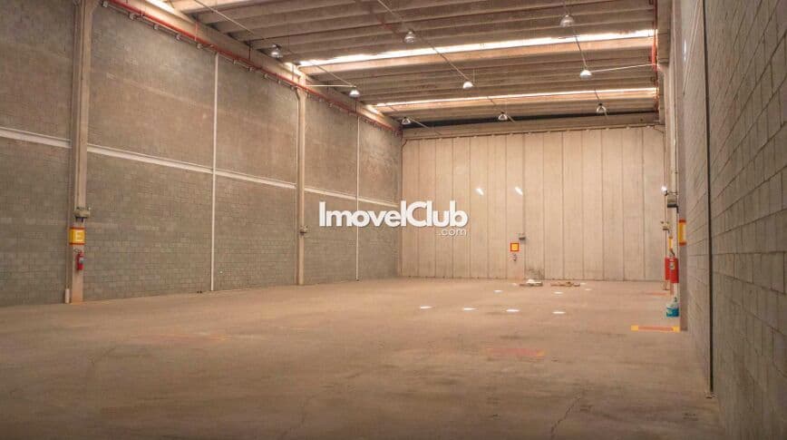 Galpão modular para locação, com 1.350,00 metros, com docas elevadas, condomínio fechado
