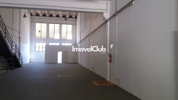 Galpão para Alugar em Tamboré, com plataforma e rampa de acesso, próximo da Rodovia