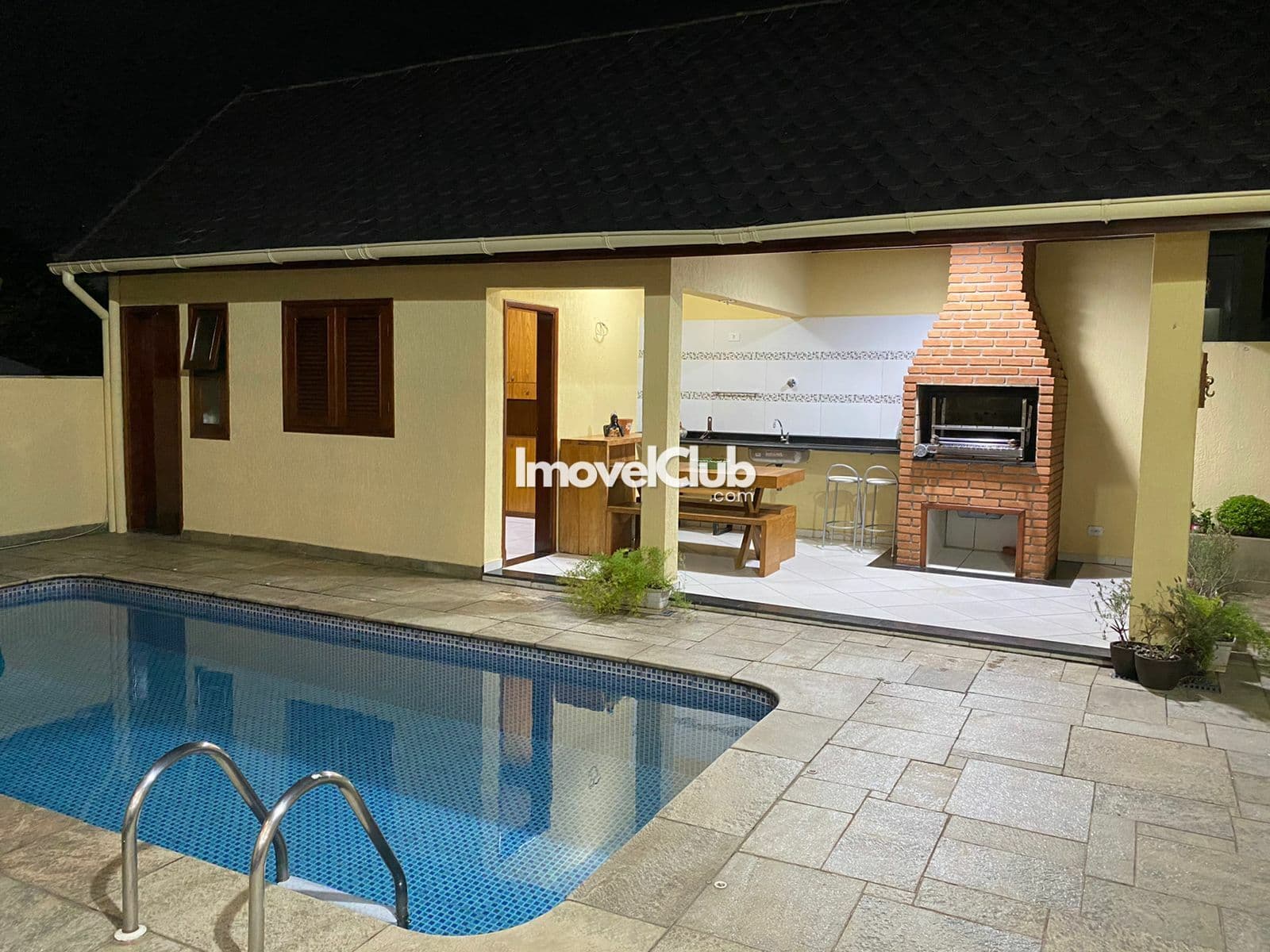 Alphaville Residencial 04 - Casa em Condomínio
