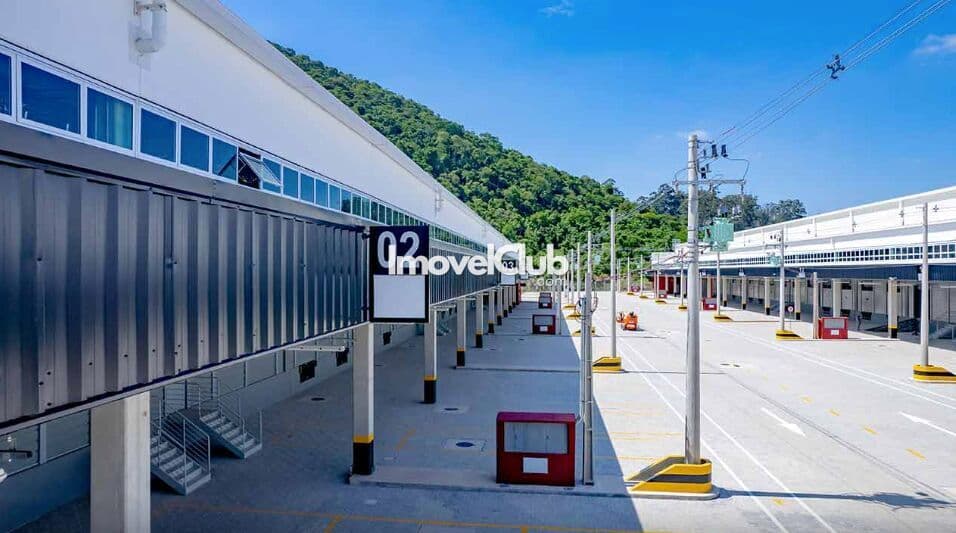 Módulos com 1.300 metros com acesso ao Rodoanel Mário Covas com 02 docas elevadas