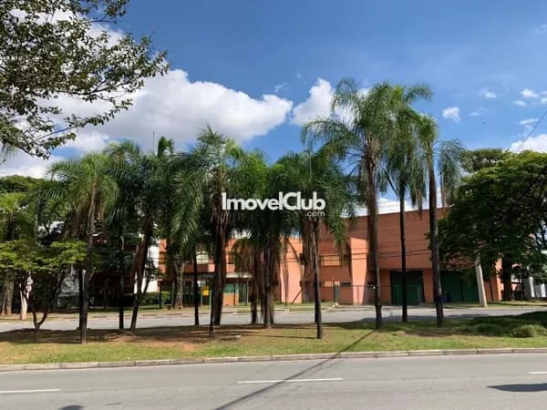 Galpão Industrial com 2.000 metros em Alphaville, com estacionamento, guarita