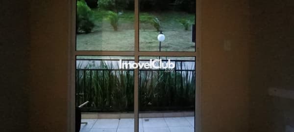 Apartamento em Jardim Professor Benoá, Santana de Parnaíba/SP, repleto de armários e vaga de garagem