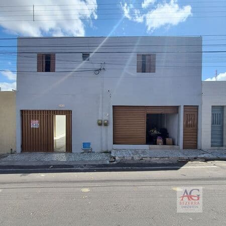 Casa Térrea com Ponto Comercial e Apartamento no Bairro Santo Antonio, Juazeiro do Norte/CE