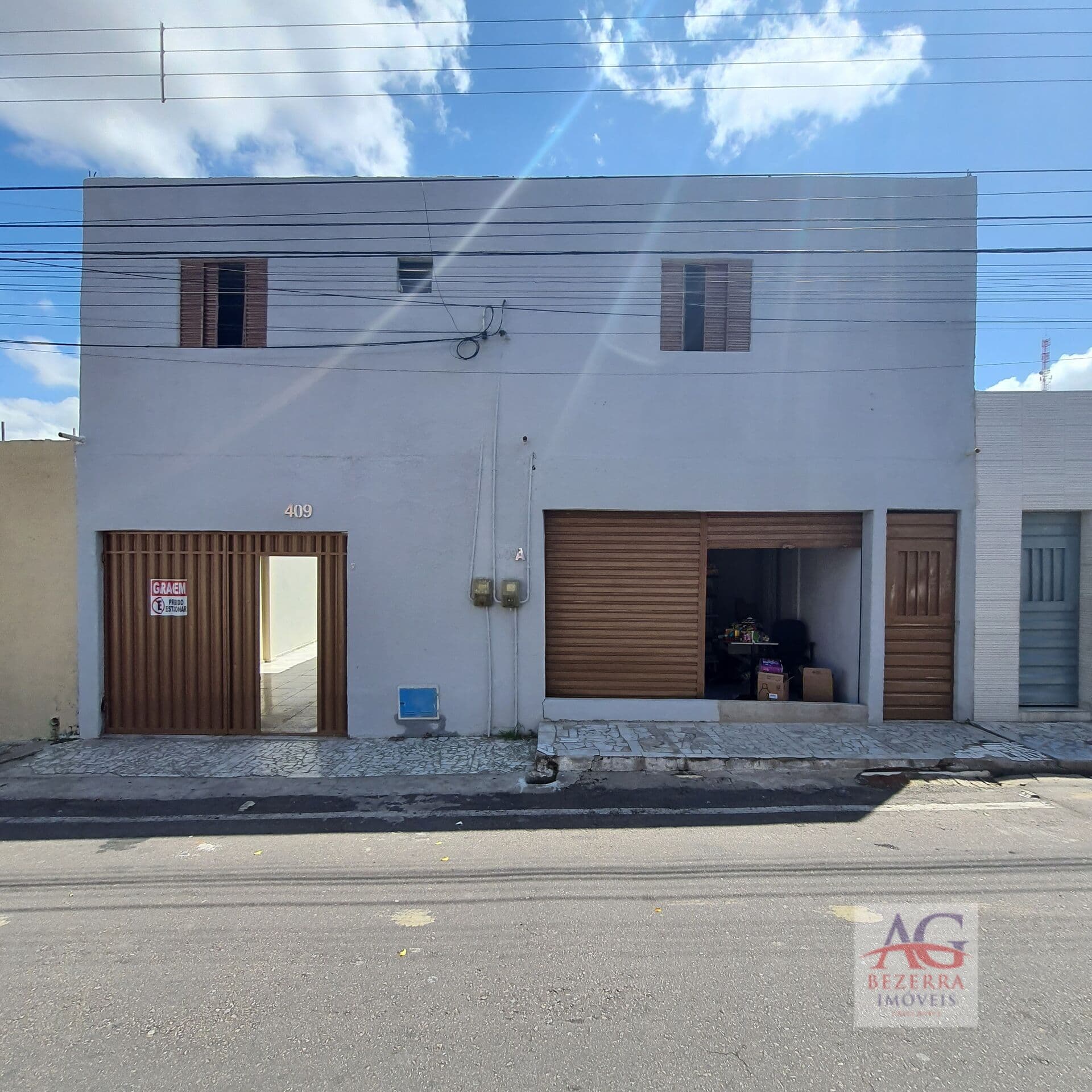Casa Térrea com Ponto Comercial e Apartamento no Bairro Santo Antonio, Juazeiro do Norte/CE