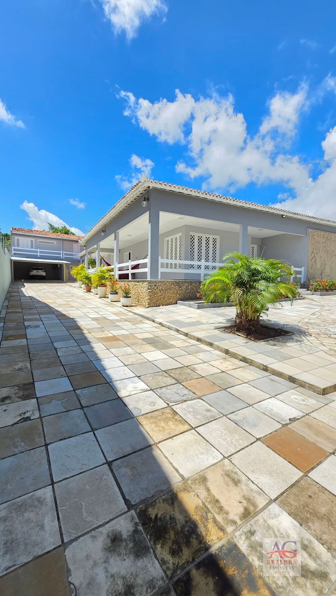 Belíssima Casa Alto Padrão Com 3 Suítes - Bairro Novo Horizonte - Crato/CE