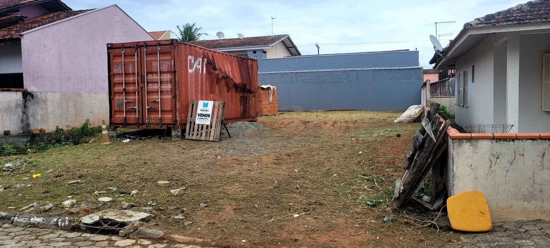 Terreno próximo a praia da Enseada