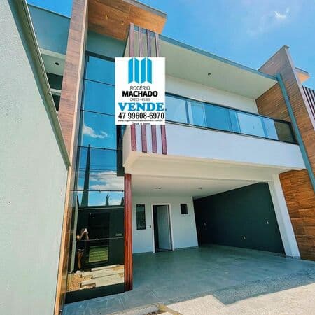 Sobrado em Joinville - Floresta