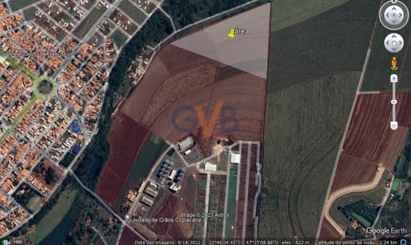Área Residencial/Comercial à venda.