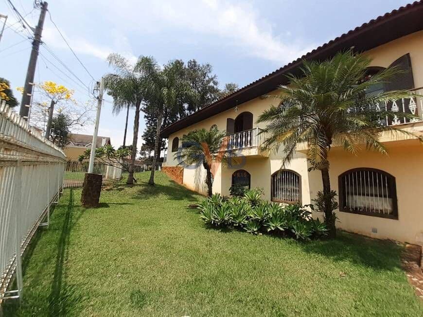 Casa estilo colonial - 6 Suítes.