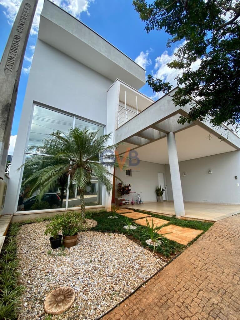 Casa Alto Padrão em Condomínio