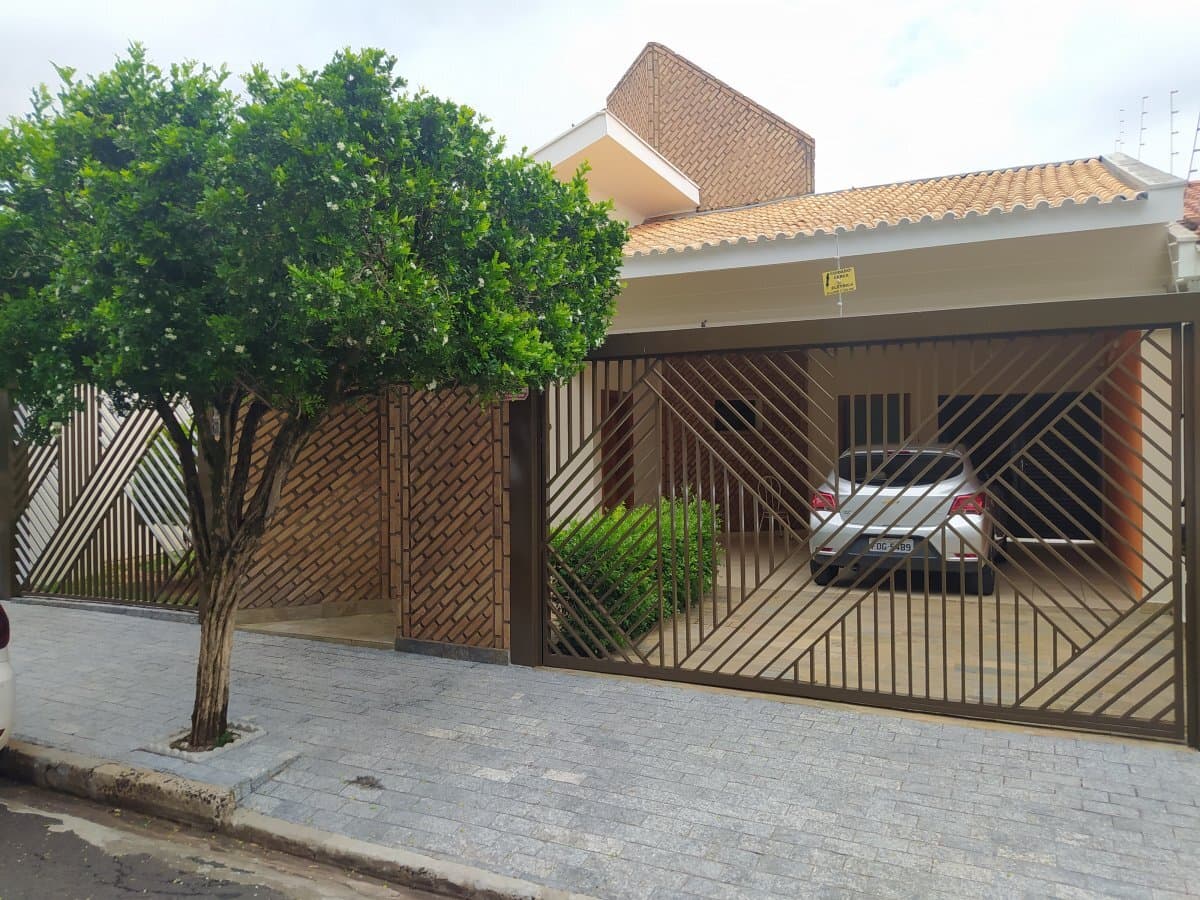 Casa Padrão para Venda em Jardim Residencial Vetorasso São José do Rio Preto-SP