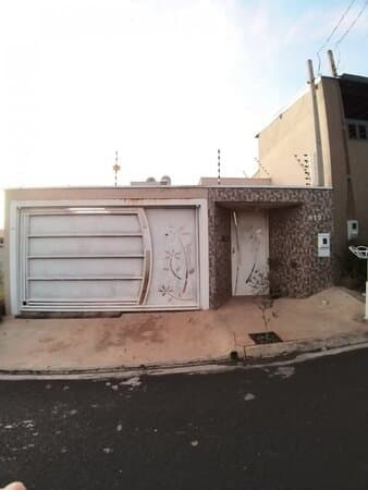 Casa Padrão para Venda em Centro Bady Bassitt-SP