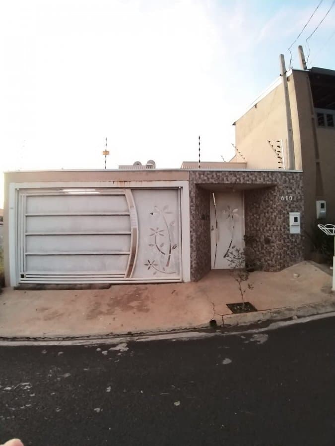 Casa Padrão para Venda em Centro Bady Bassitt-SP