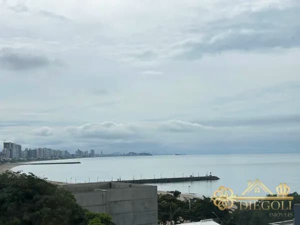 Apto quadra mar no Centro de Piçarras