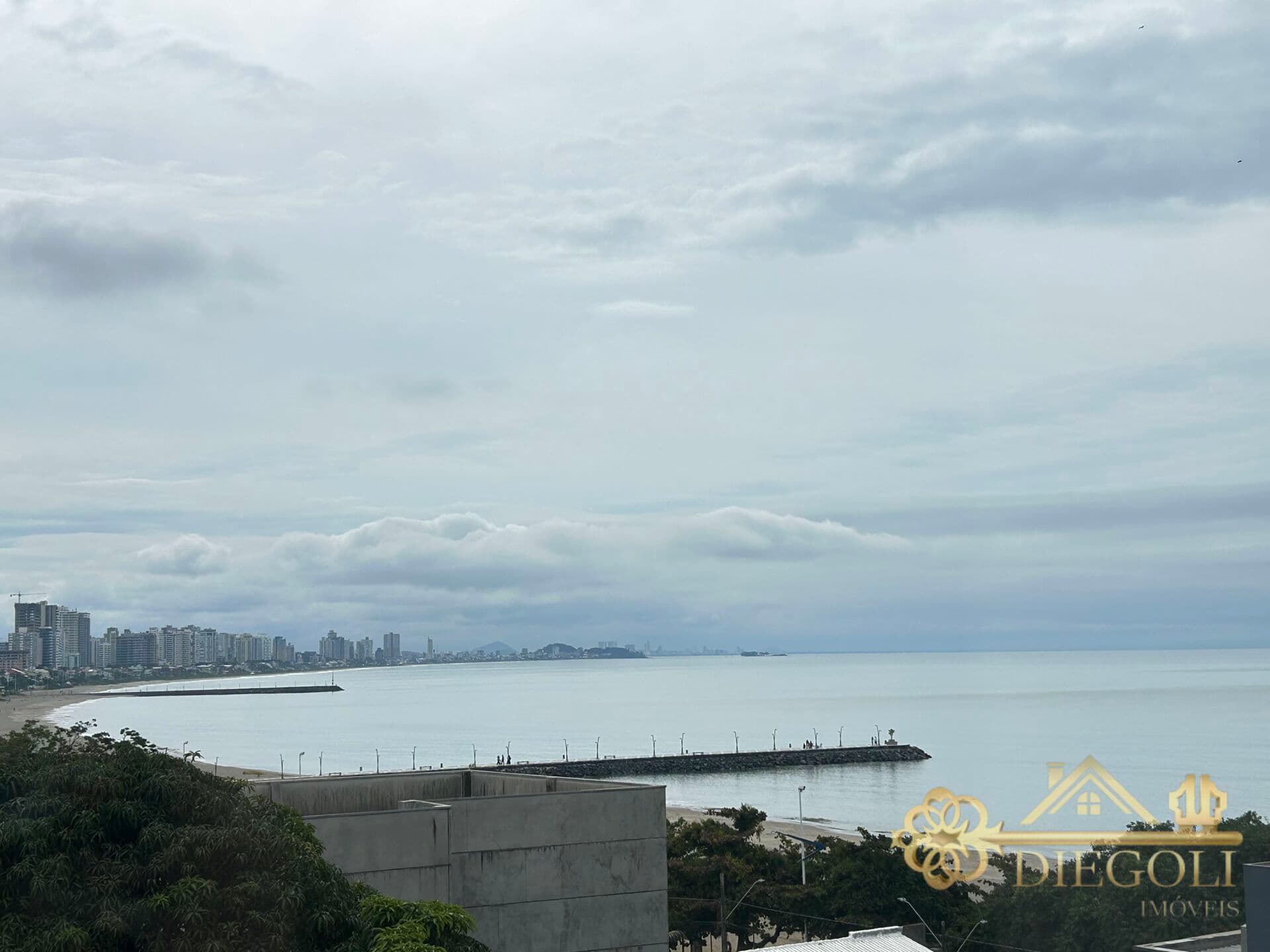 Apto quadra mar no Centro de Piçarras
