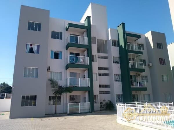 Apto de 2 quartos no Centro de Barra Velha