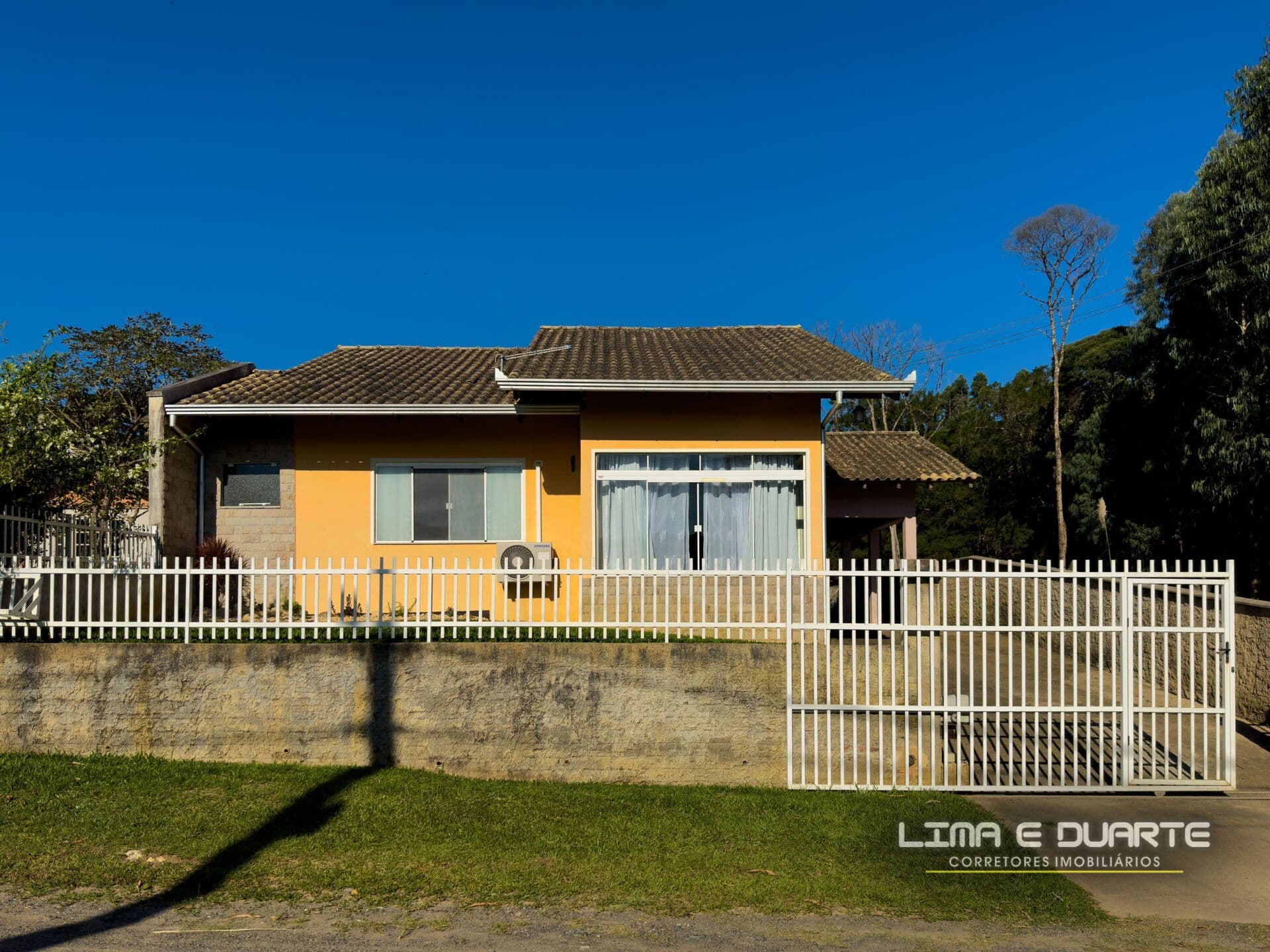 Casa de Alvenaria c/ 92,00 m2 - B. Brasília
