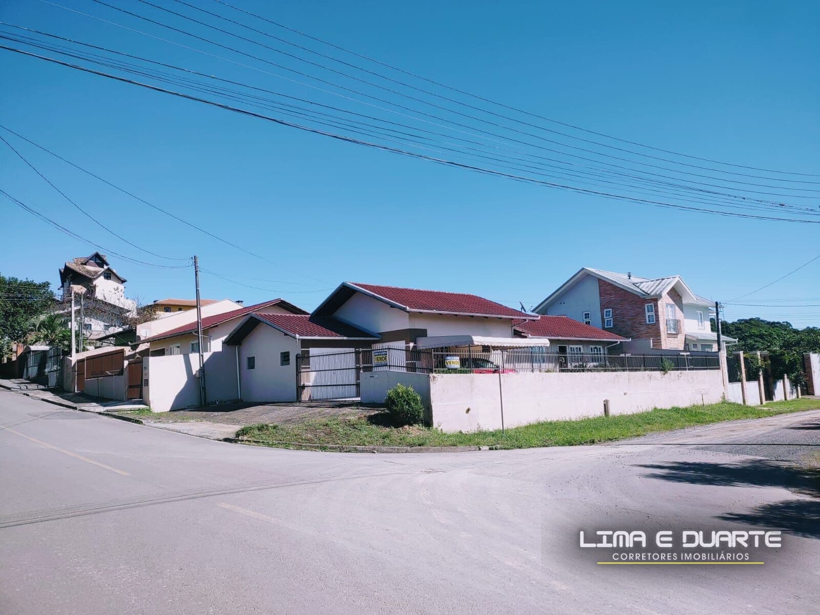 Casa Mista de esquina c/ 129,00 m2 - B. Rio Negro