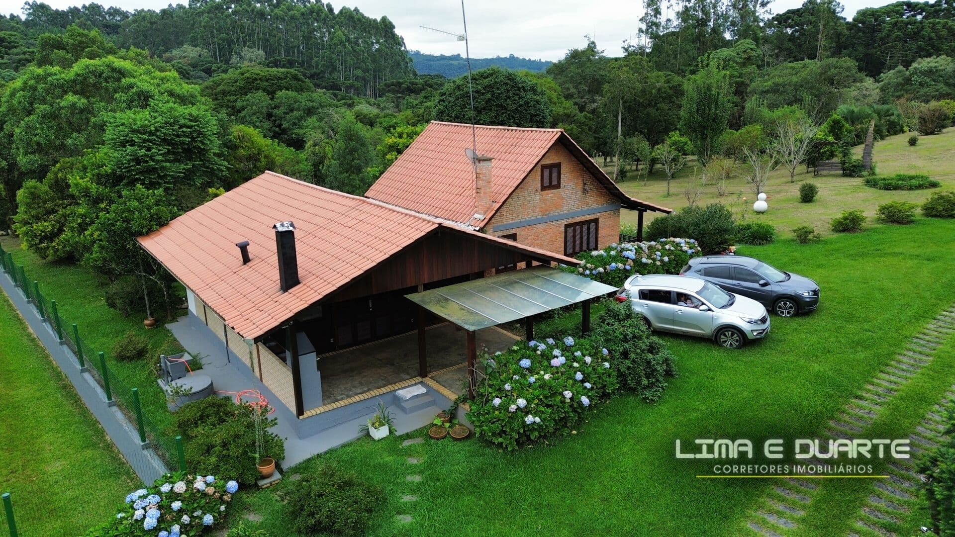 Chácara em Campo Alegre c/ 23.506 m2 - 250 m2 de área construída