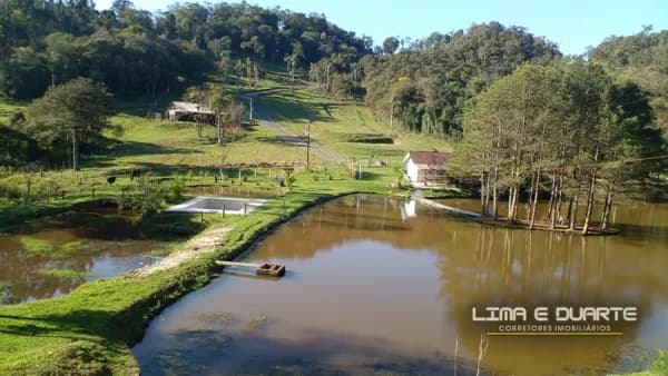 Chácara c/ área de 30.094 m2 + Casa c/ 80 m2 - B. Rio Vermelho Estação