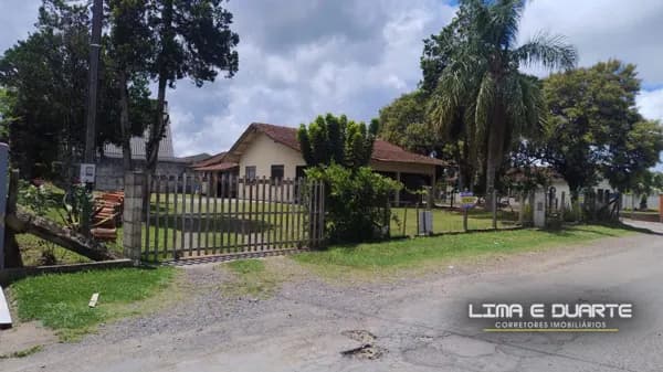Casa de Alvenaria c/110 m2 e terreno de esquina c/ 879,90 m2 - B. 25 de Julho